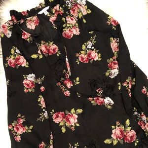 BOHO CHIC TOP. Floral print. Size L